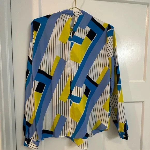 Halogen Graphic Print Long Sleeve Blouse - Size M - GUC - Picture 5 of 9